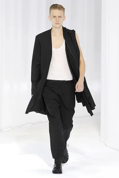 Look 10
